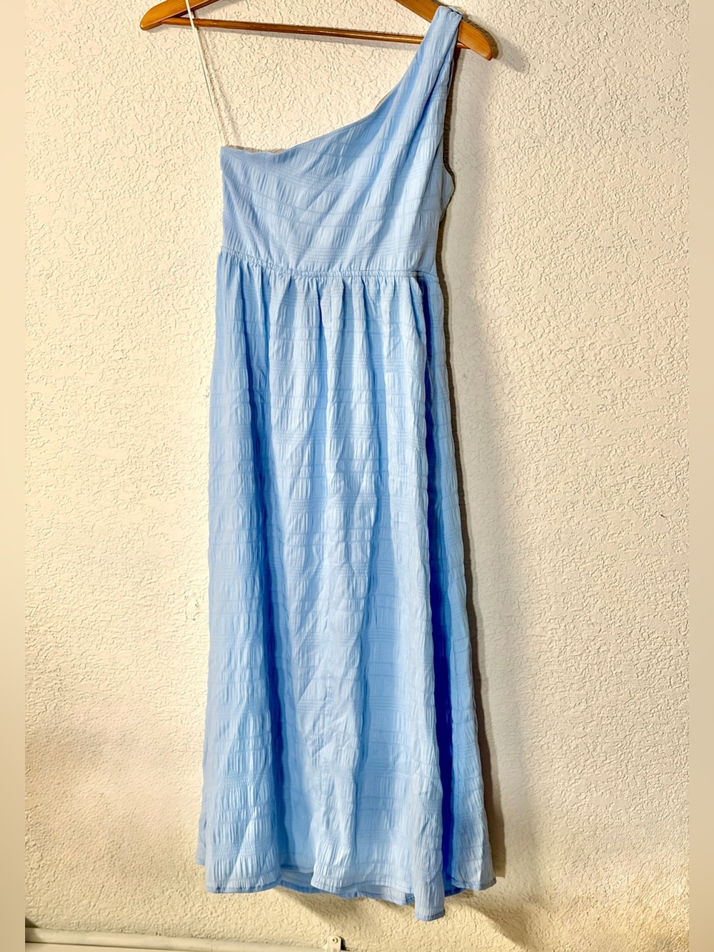 One-Shoulder Twist Baby Blue Lightweight Midi Dress with Front Ring Cutout - Picture 2 of 6